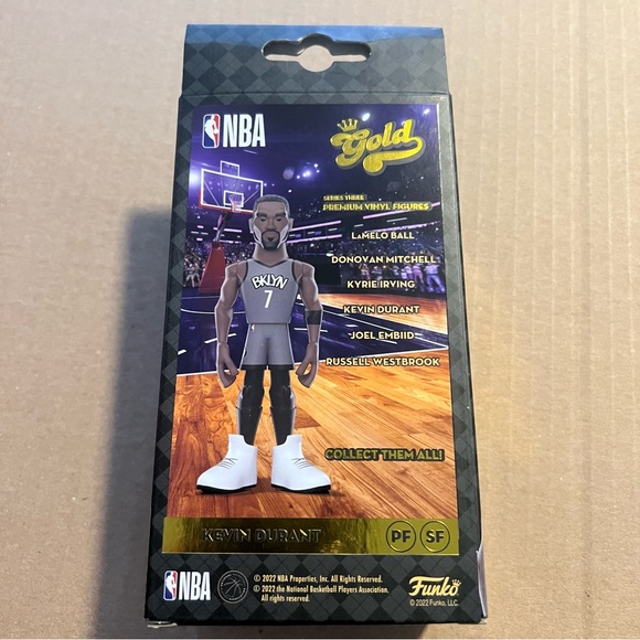 NIB Kevin Durant Funko Gold Figure - Picture 3 of 5